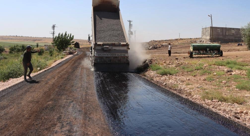 Siverek’te kırsal yollarda sathi kaplama seferberliği